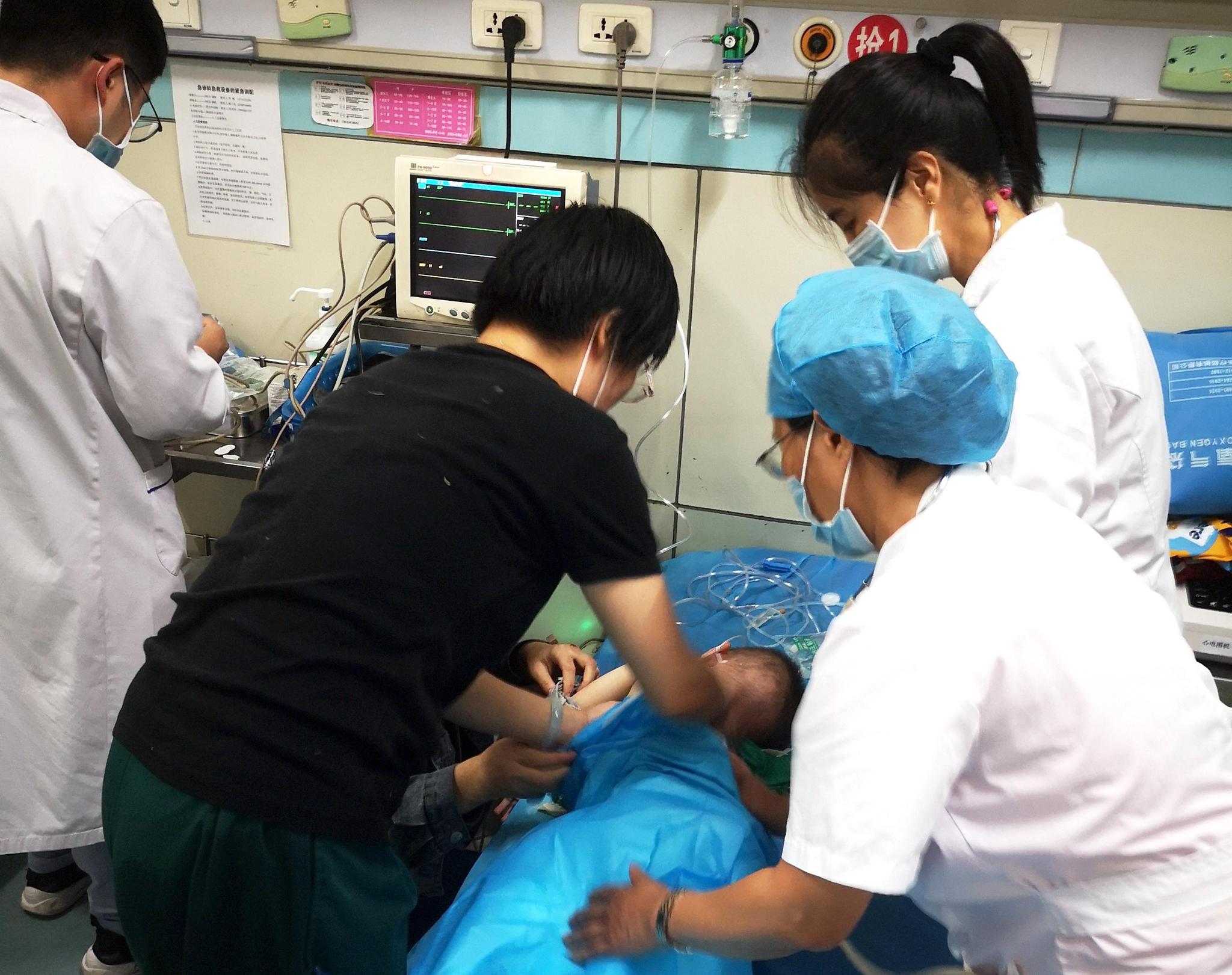 太原一岁儿童溺水被成功急救