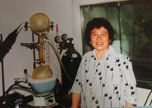 王文清资料图丨浙江大学化学系网站王文清教授1932年10月25日生于浙江