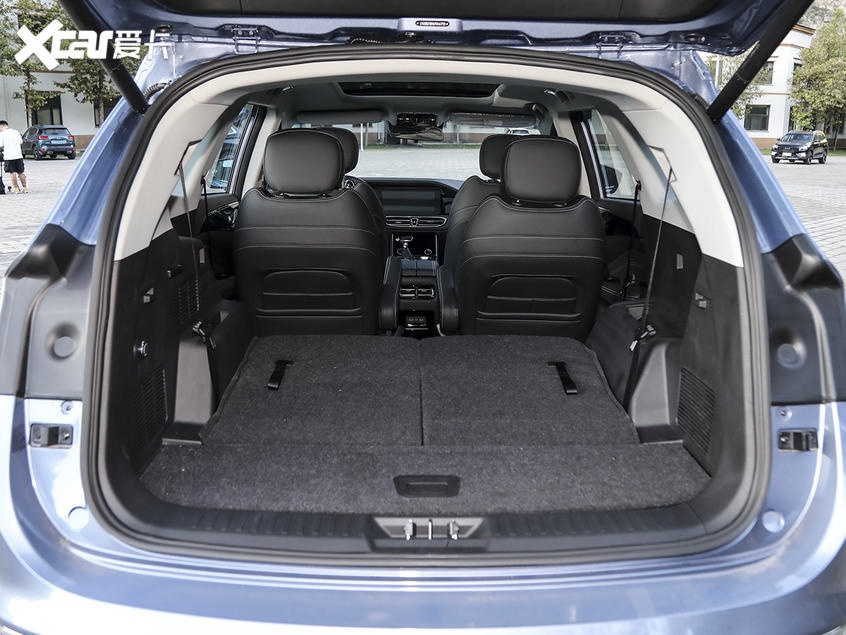 汽车看点 自媒体 正文  捷途x90的空间表现能够令人满意,前后排座椅的
