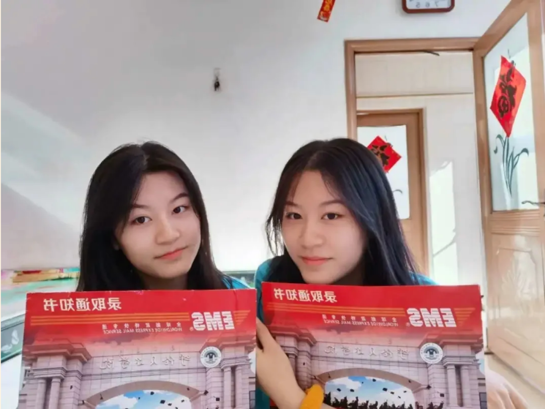 这对“高颜值”双胞胎火了！全网羡慕休闲区蓝鸢梦想 - Www.slyday.coM