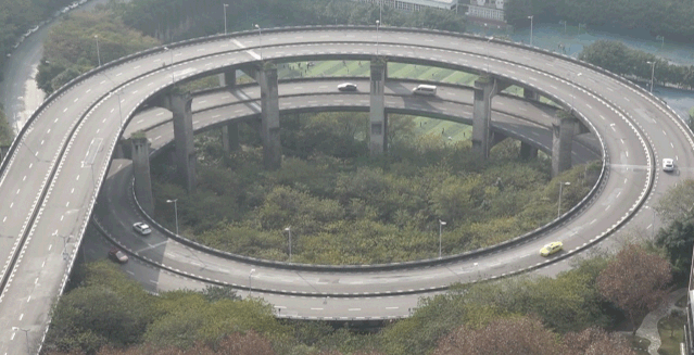 △重庆融侨720度旋转桥。肖江川 摄