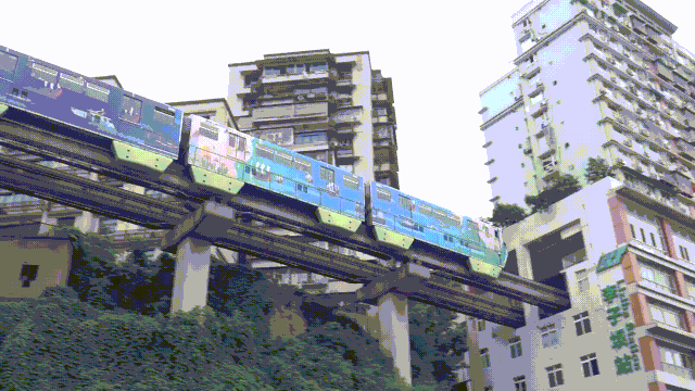 △重庆轨道交通2号线李子坝站列车穿楼而过。肖江川 摄