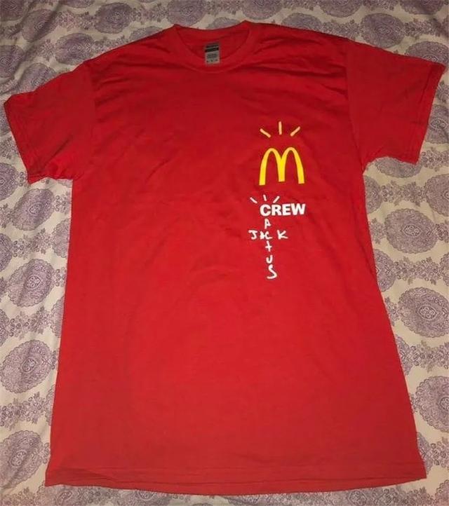 网友欲4000收购麦当劳员工制服身上印花走心了难怪受欢迎