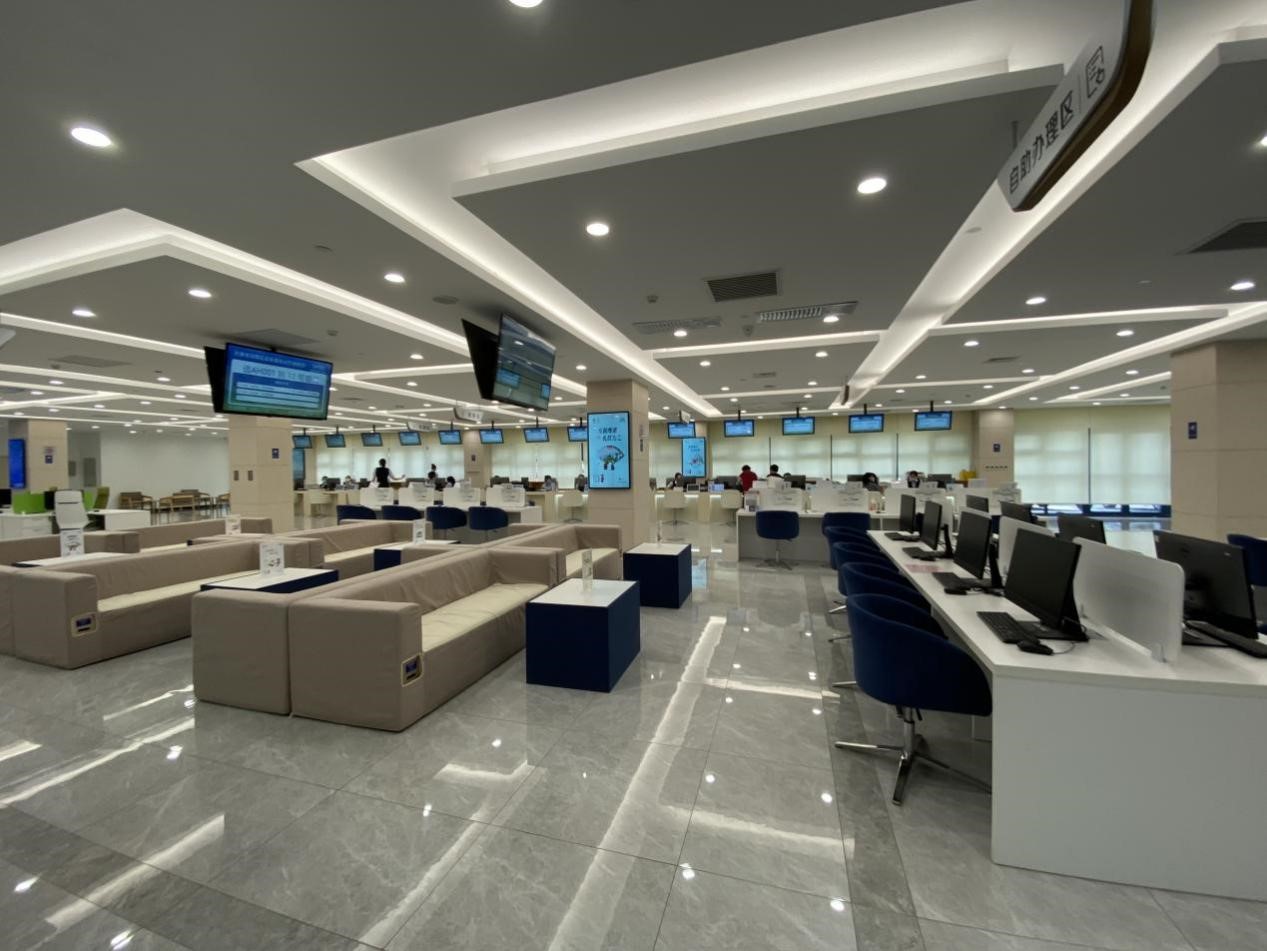 滨海新区政务服务大厅内部 