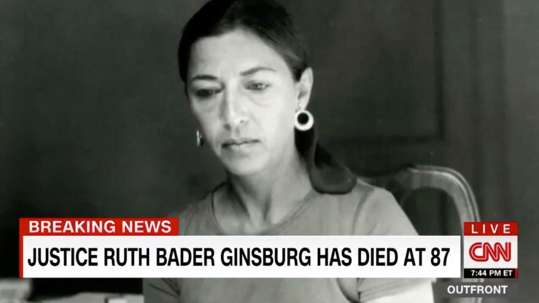 年轻时的金斯伯格。/CNN视频截图