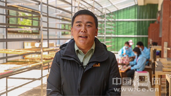 西藏自治区林芝市朗县拉多乡新扎村村党支部书记拉巴次仁.