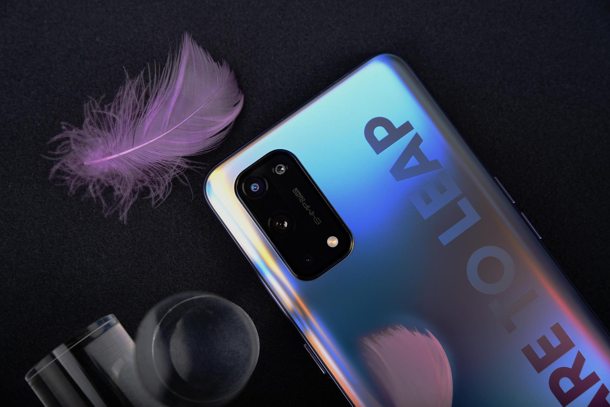 炫彩设计下的120hz高刷屏真我x7pro上手更轻薄