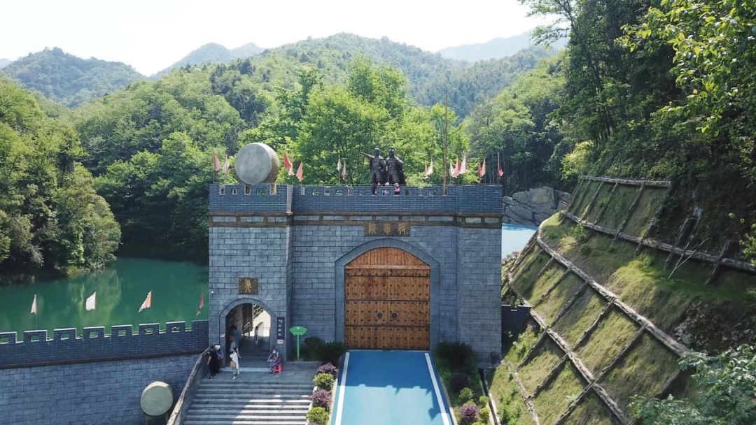 古往今来,关于吴王谷的传说很多,最经典的莫过于东