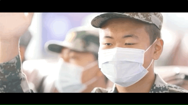 尹杰 超硬核！老爸开高铁送儿子入伍参军