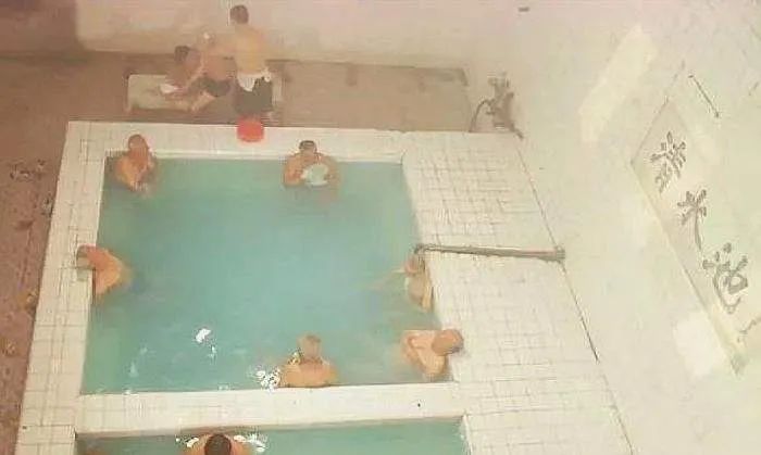 南方的洗澡真的只是洗澡,北方的澡堂子,可是一个能洗澡外加进行社交