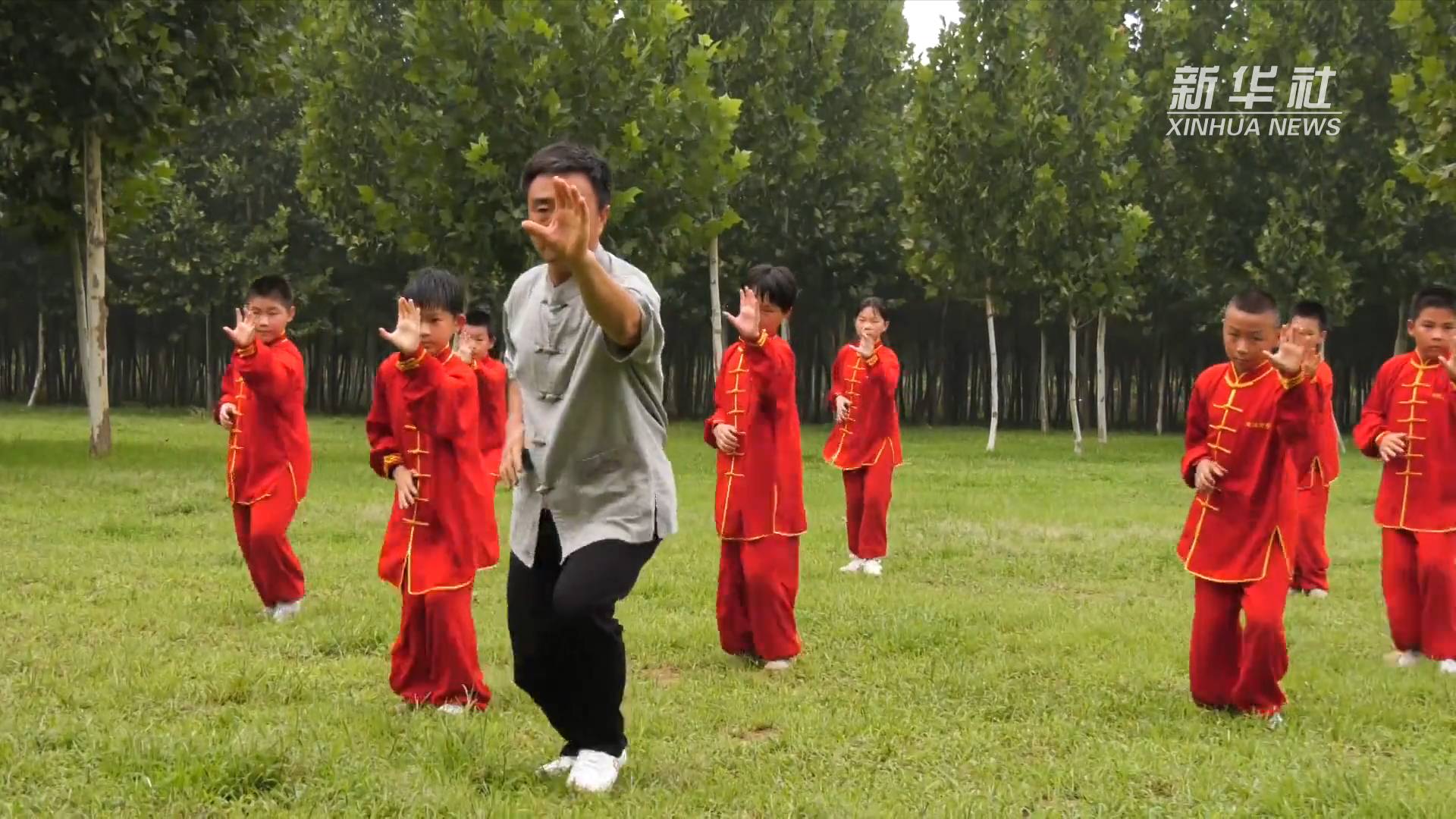 非遗传承人将形意拳带给孩子