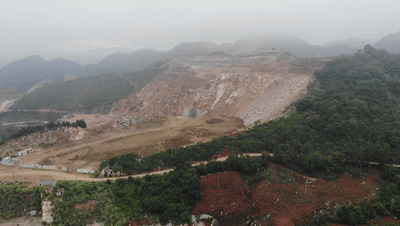 |云南蒙自工地挖出1.25米长日军航空炸弹 已引爆销毁