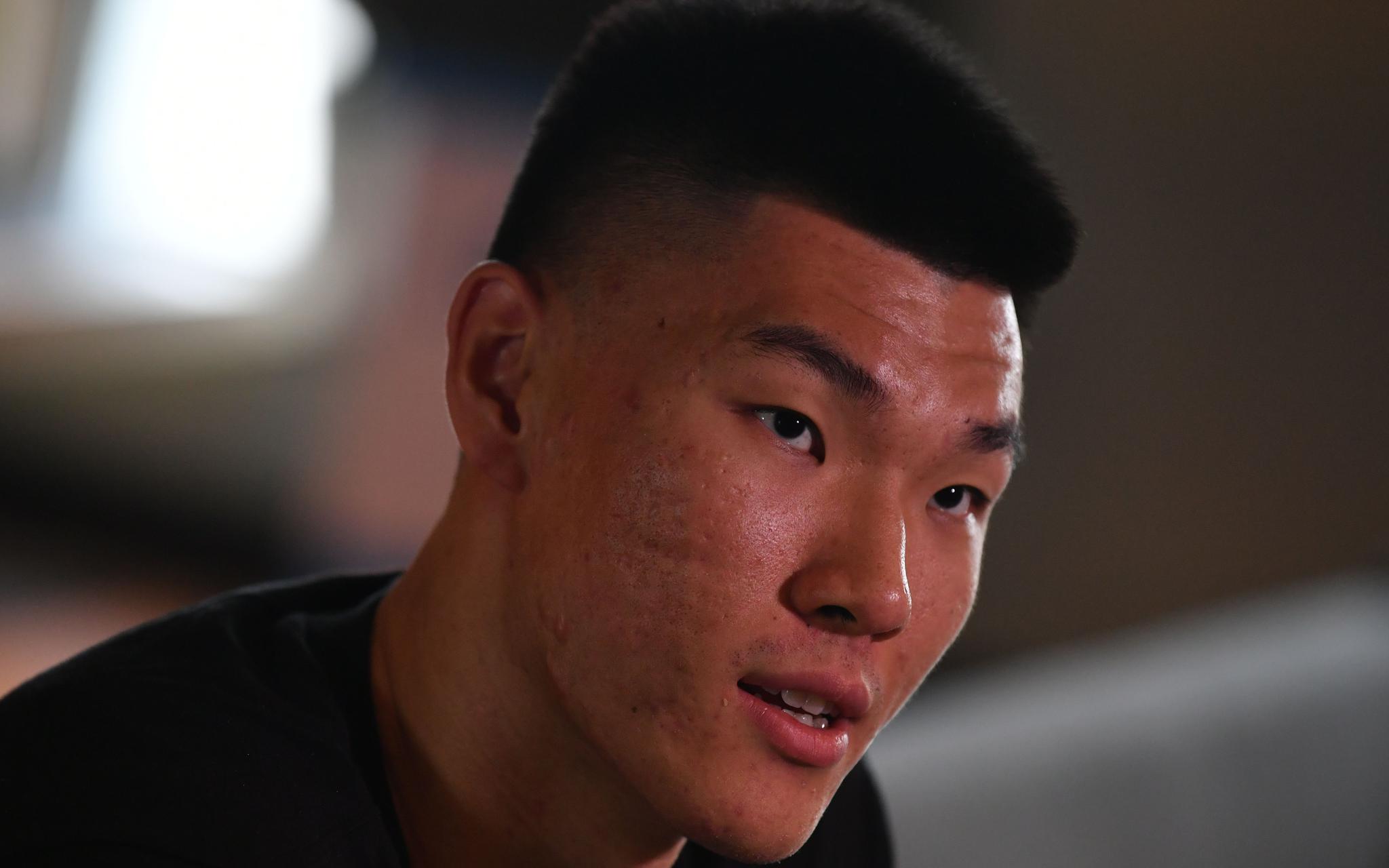 范子铭首次参加首钢队训练毫不掩饰对总冠军的渴望