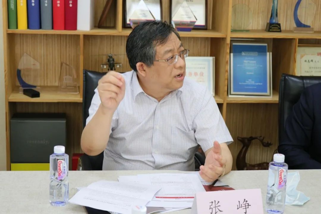 学会副会长张峥发言