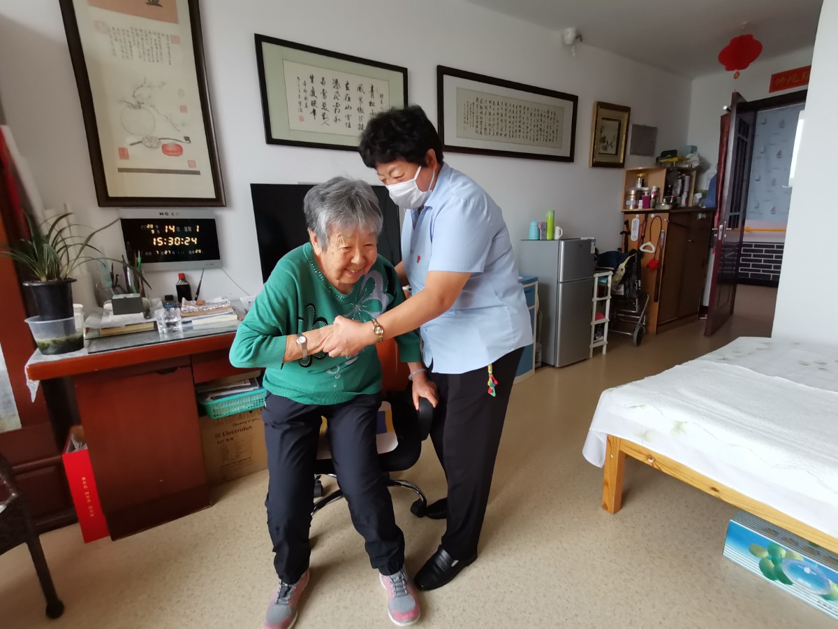 护工多才多艺餐食私人订制老人们为这家养老院点赞