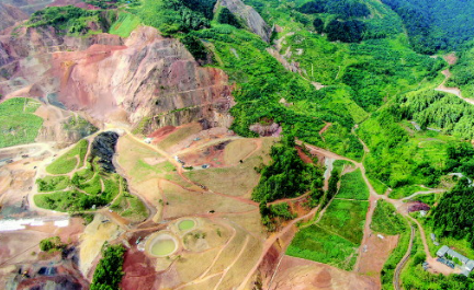 广东大宝山矿山治理两难：8年花10亿“一年绿两年黄三年死光光”