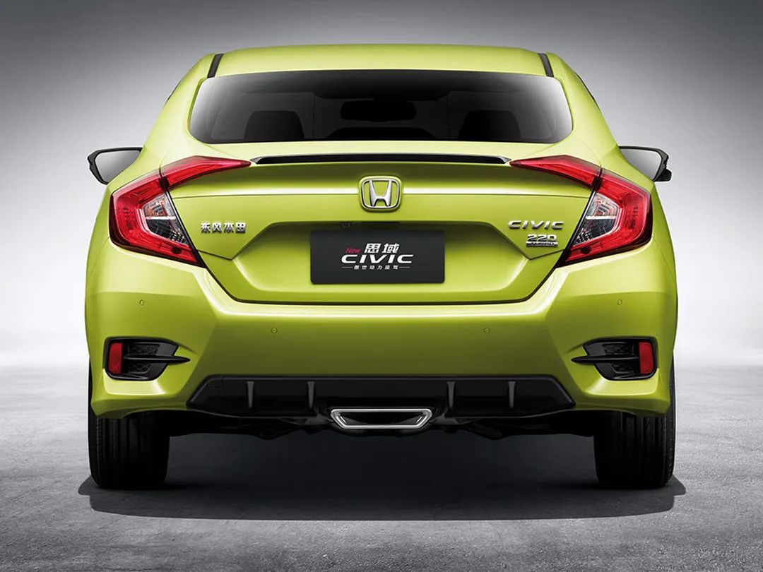 第一次买车哪个好 选思域还是CX-4？