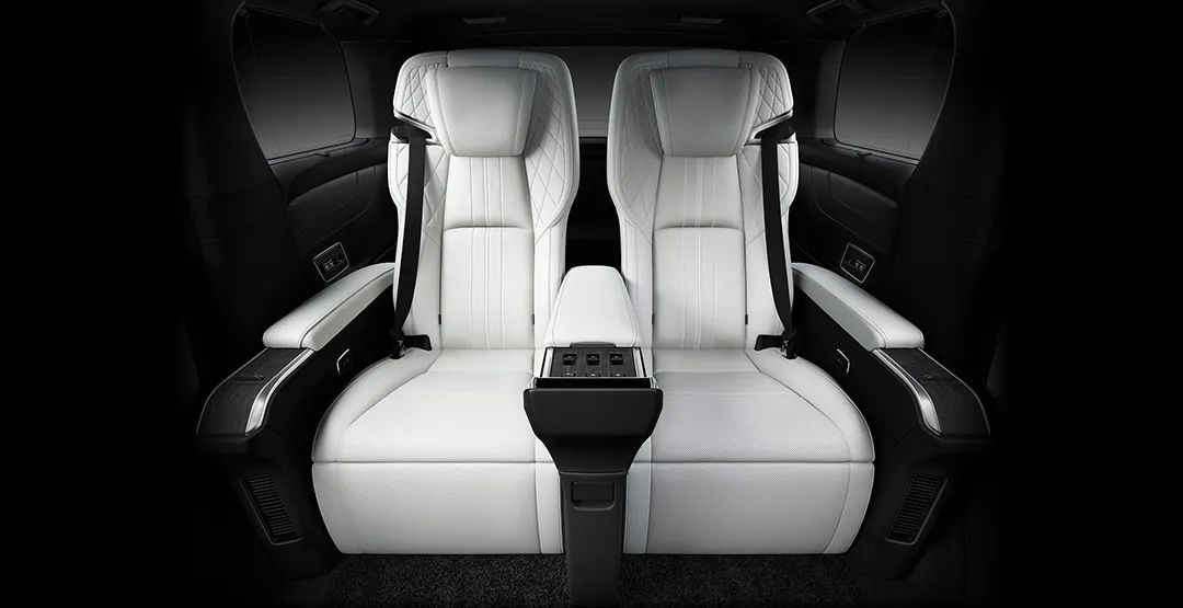 第一次买车哪个好 选思域还是CX-4？