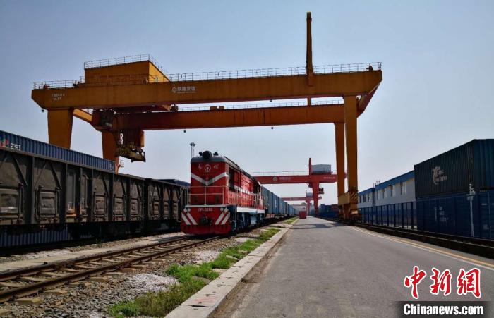湖南开出今年第300列中欧班列 同比增涨86%