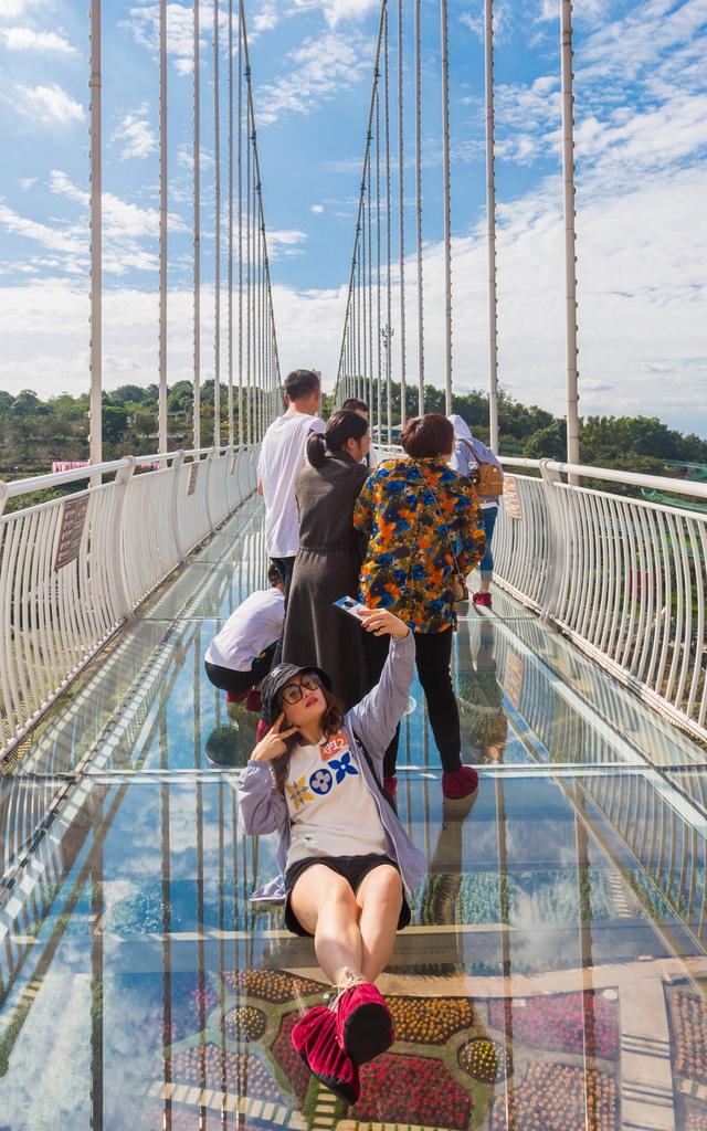 成都:金秋九月,体验网红玻璃桥的惊险