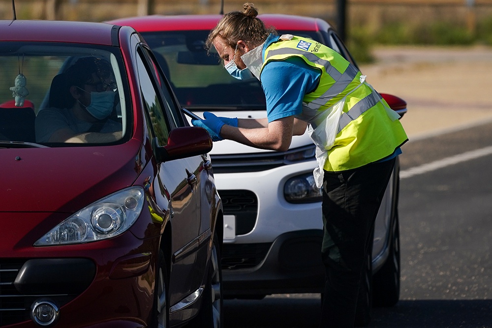 英国政府新冠疫情新方针：居家办公、减少社交，发隔离补助金