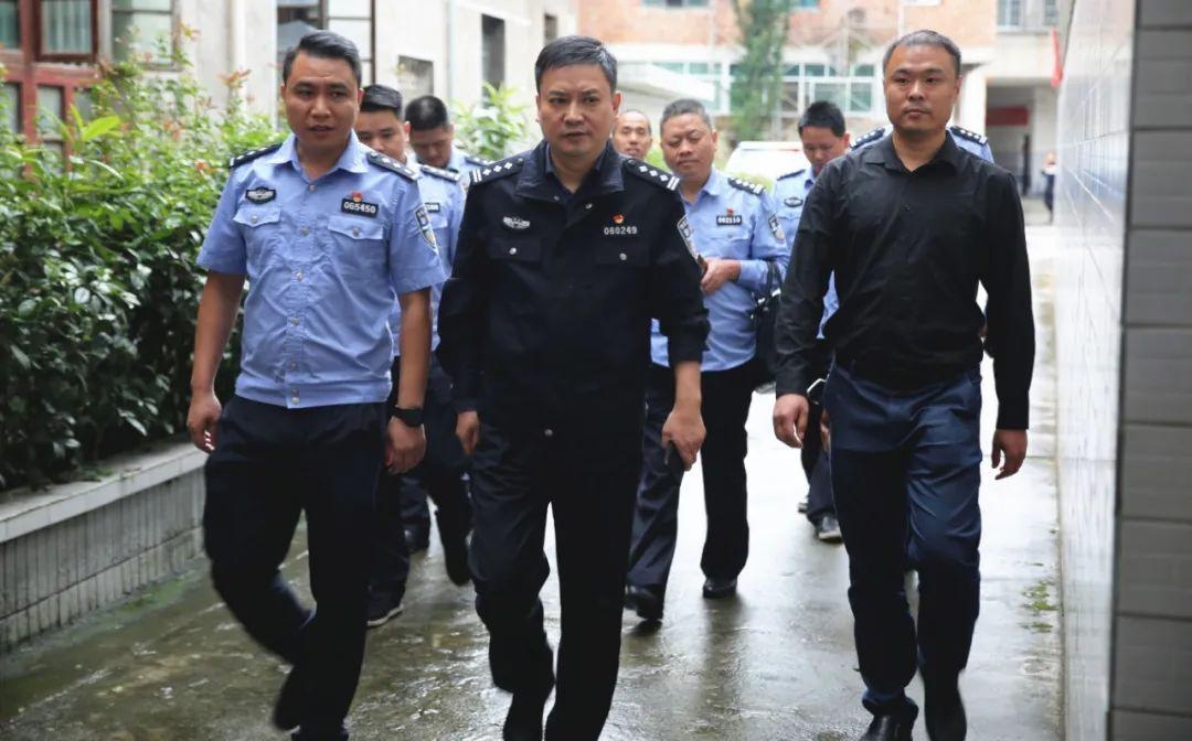 【新时代县域警务】谢伟宏率队至佘田桥,灵官殿派出所督导公安工作