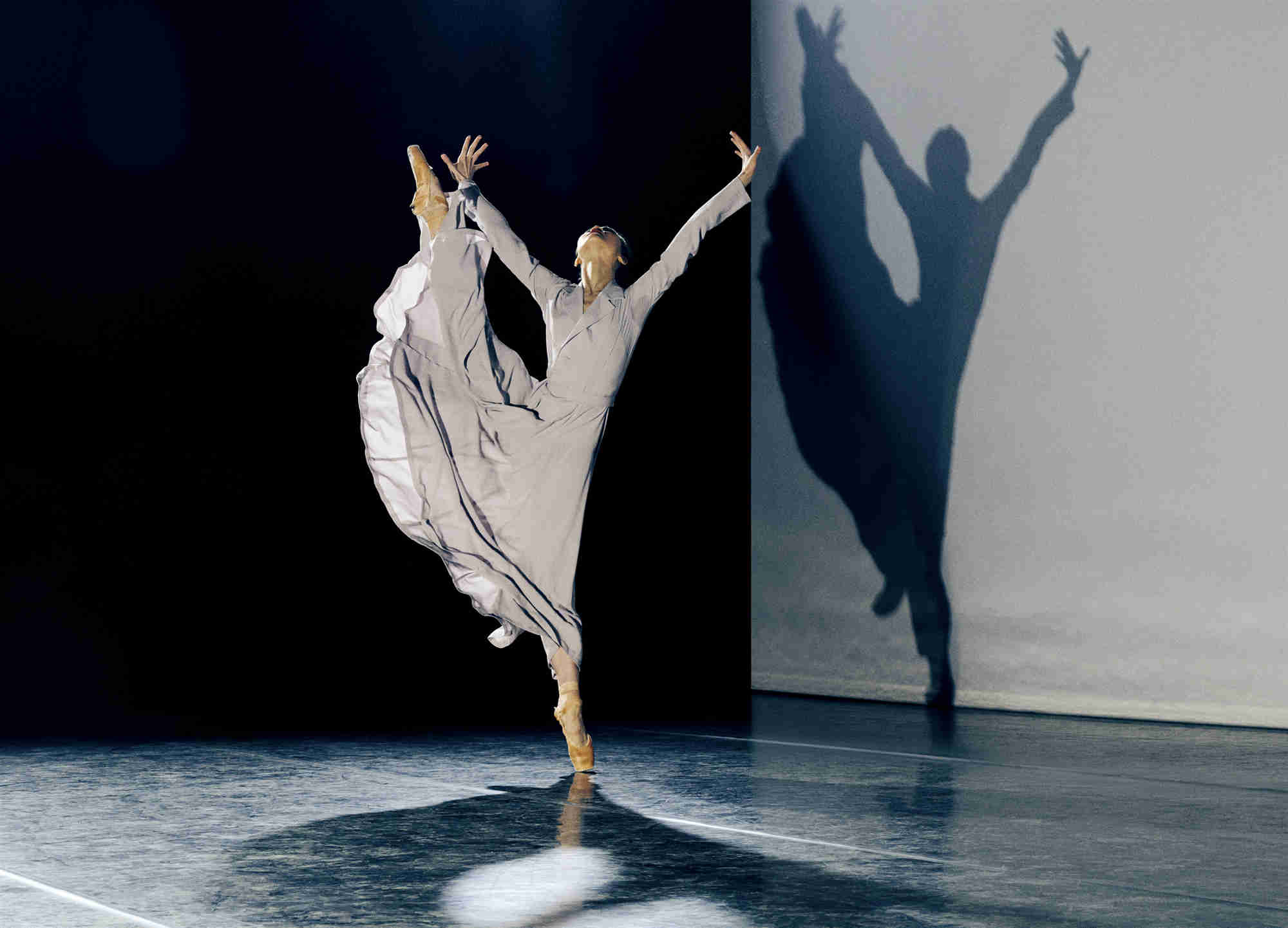 海派芭蕾全球齐"绽放",以足尖歌颂生命,致敬"逆行英雄"