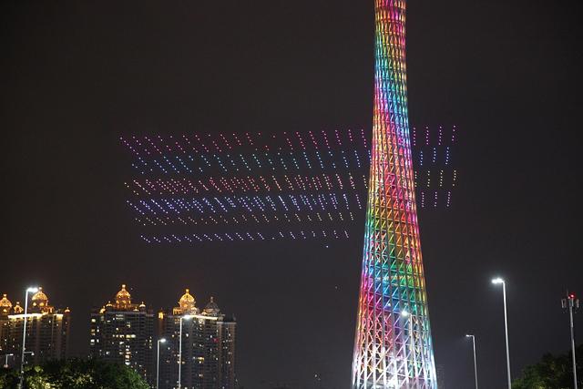 广州塔上演千架无人机表演 庆祝农民丰收节休闲区蓝鸢梦想 - Www.slyday.coM