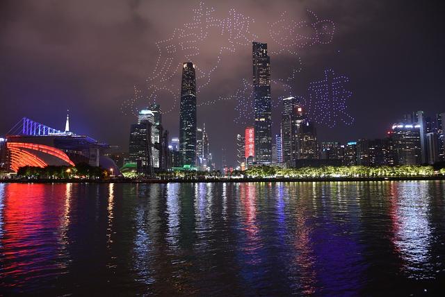 广州塔上演千架无人机表演 庆祝农民丰收节休闲区蓝鸢梦想 - Www.slyday.coM