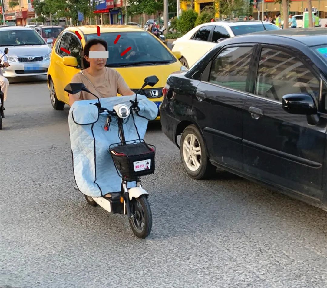 骑摩托车,电动车的注意,这些违法行为一律曝光!