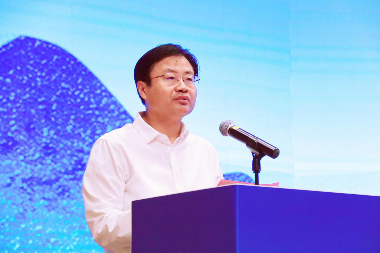武安市委书记赵洪山在致辞中说,加快民宿产业发展,实现全域旅游跨越