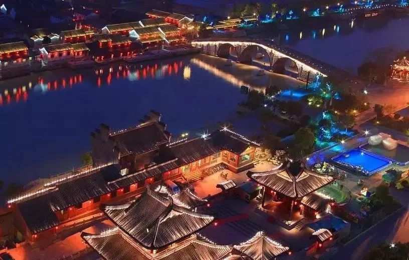 京杭大运河杭州段夜景 。苗军 摄