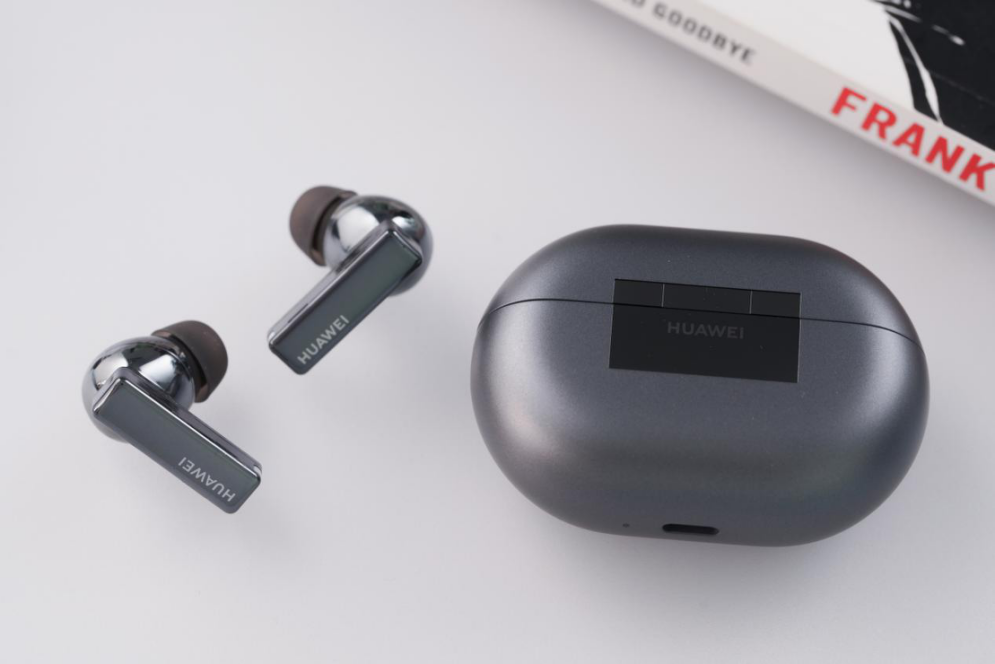 降噪体验硬刚直升机噪音？我们上手体验了华为FreeBuds Pro