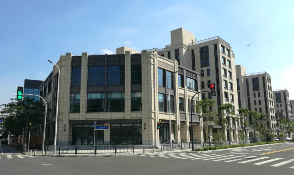 高价拿地加剧资金压力,逾期16个月的"嘉和美苑"承诺明年5月交房