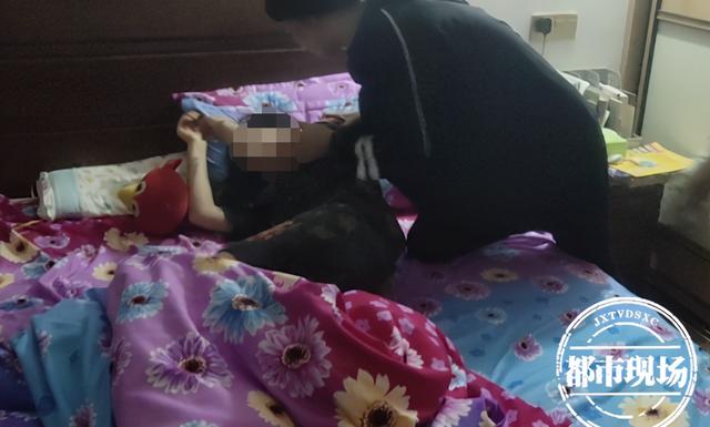 夫妻吵架后母亲携女烧炭自杀，孩子被救起后，竟以为妈妈在做饭休闲区蓝鸢梦想 - Www.slyday.coM