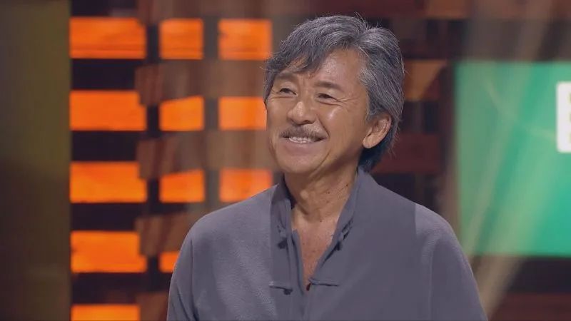 "这些歌是经典,霑叔的词,林振强的词都好,和我合唱的人也好.