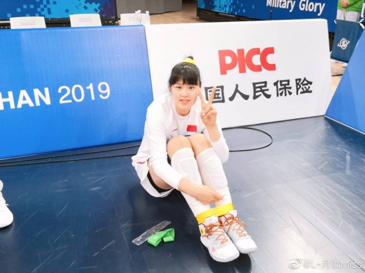 巴特尔谈指导女篮国手李月汝:她的特点和我年轻时差不多