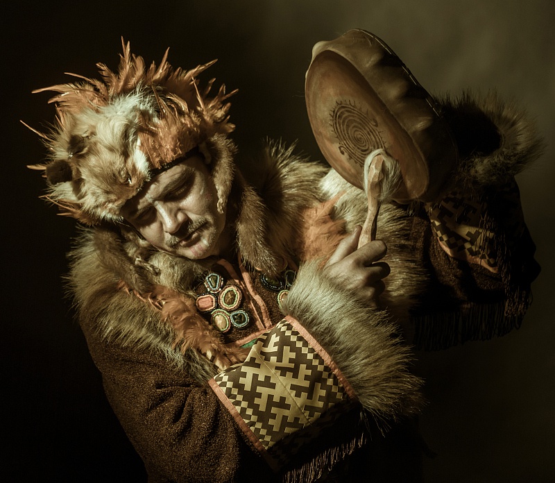 西伯利亚的萨满教并非宗教生活中心与灵体一起工作