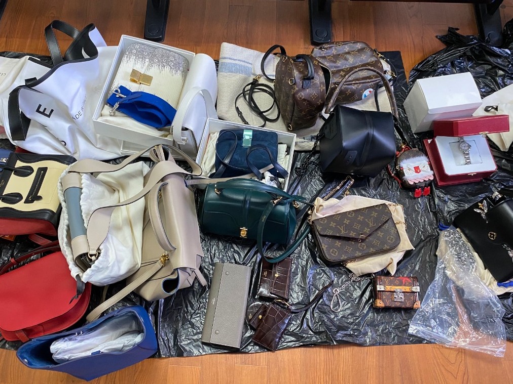 北京一休养所90后出纳侵吞720多万元：购买60个奢侈包包