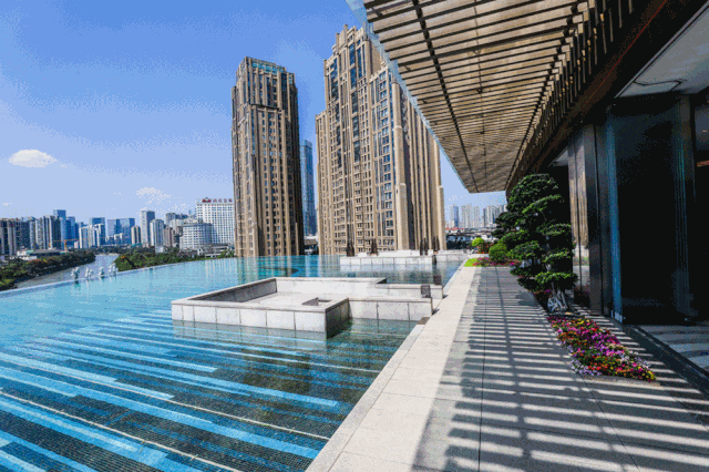 提到成都的顶配豪宅,不得不说望江名门位于市中心黄金地段汇聚锦江