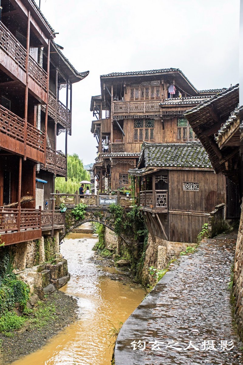 秘境湘西之雨中的茶峒古镇沈从文先生笔下的边城