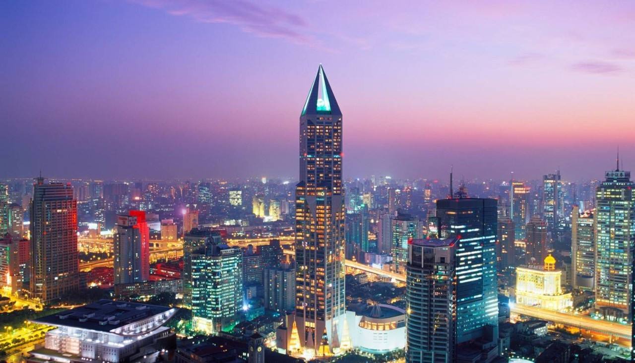 上海明天广场7至32层10月底整体拍卖 部分楼层为华信系办公场所