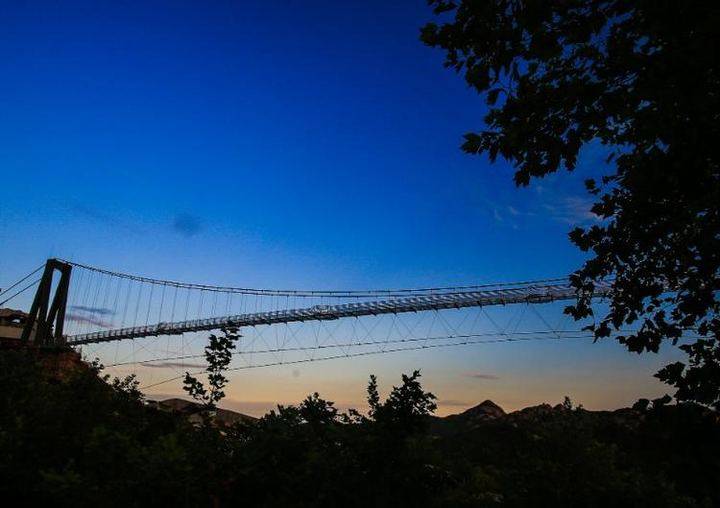 远观玻璃桥,是不是还挺漂亮的?