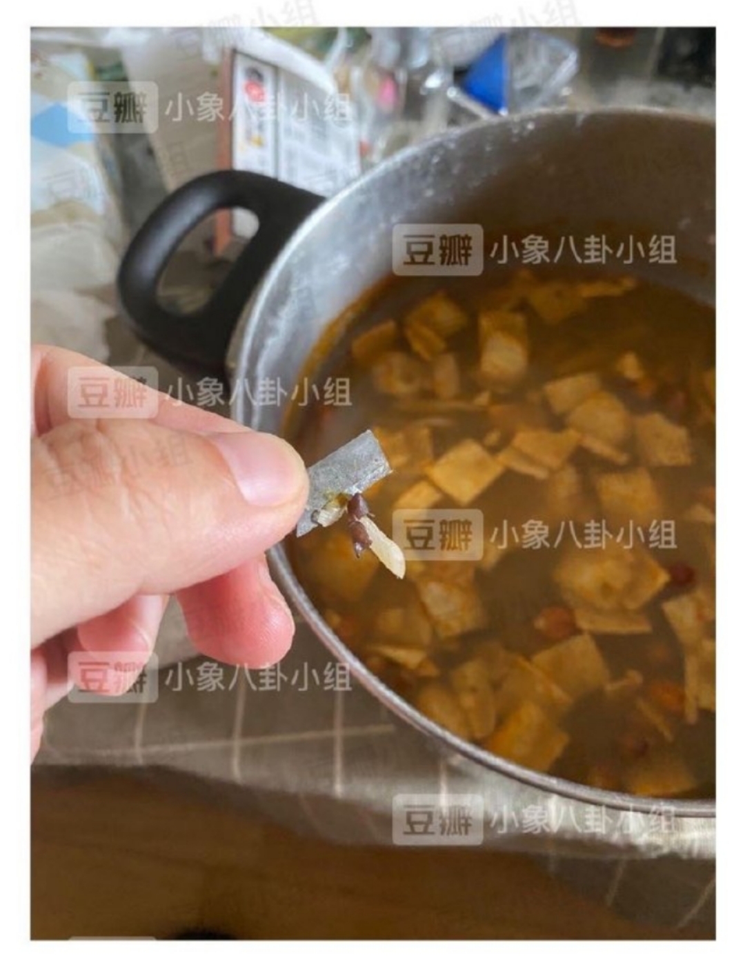 网友发文称吃李子柒螺蛳粉吃出刀片（本文图片 均为 截图）