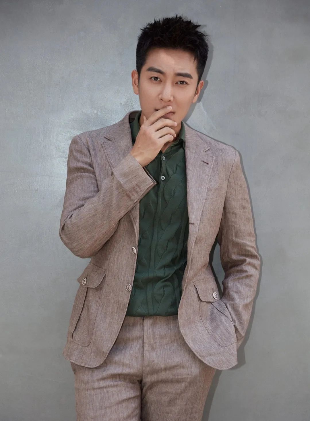 侯贵平陆思宇为沉默的真相减重15斤全程戴假发