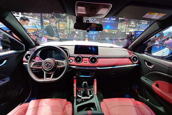 大空间/新智联/长质保 东风风光500正式发布