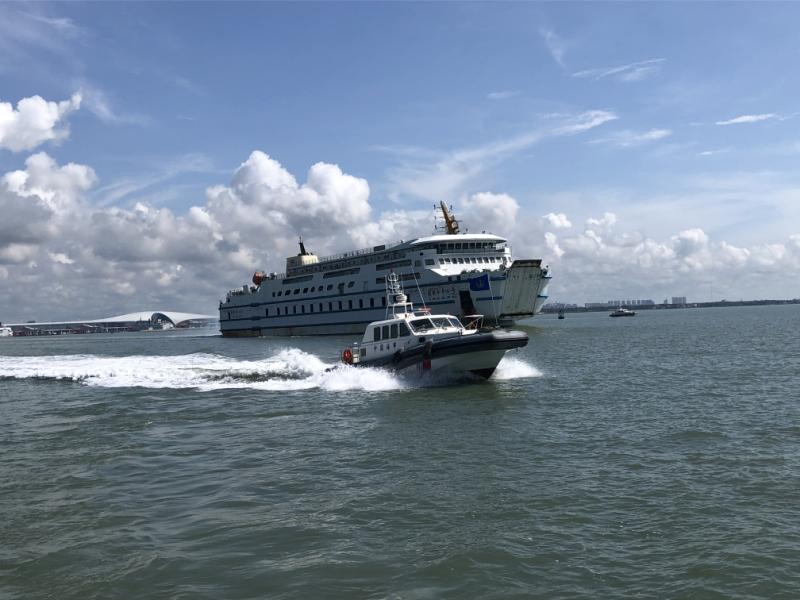 据悉,"紫荆二十二"轮,船长127.8米,船宽20.88米,型深6.