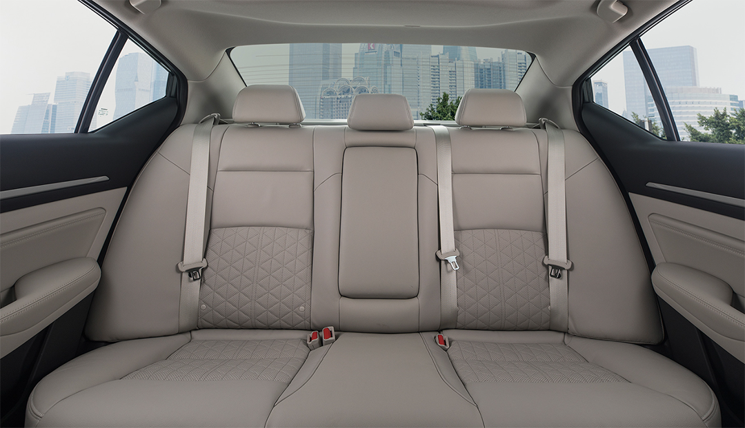 月薪1万想买十代雅阁 请问能入手吗？