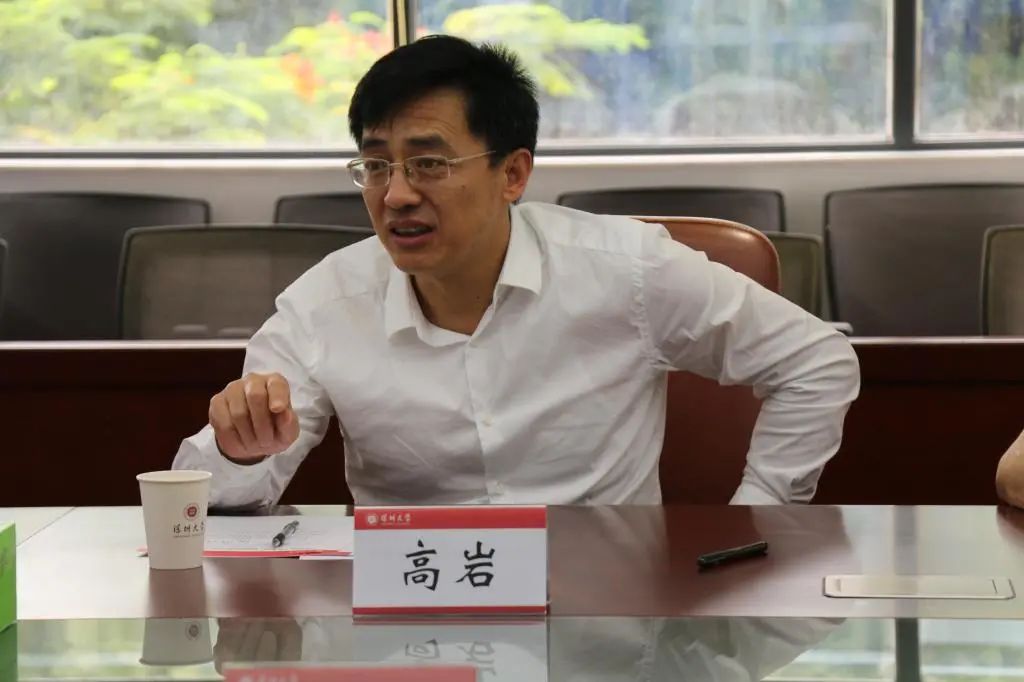 中核集团党组书记,董事长余剑锋,中核集团党组成员,副总经理曹述栋