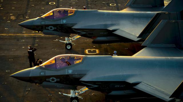 五代舰载机密集起降,美军航母西海岸一片繁忙,山东号将迎来劲敌